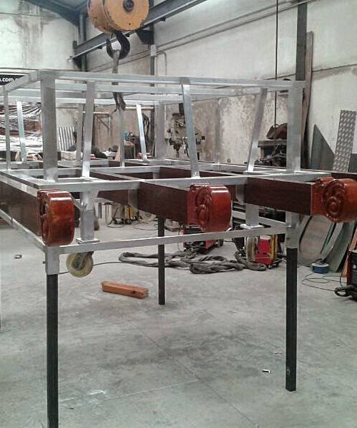 Fotografía del proceso de realización de andas de Semana Santa realizado por Grupo Feran